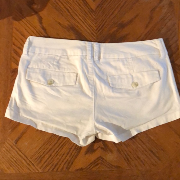 White shorts - Picture 2 of 2